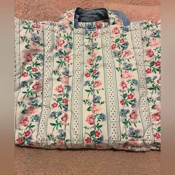 Vintage Quilted Floral Tote - Picture 3 of 6